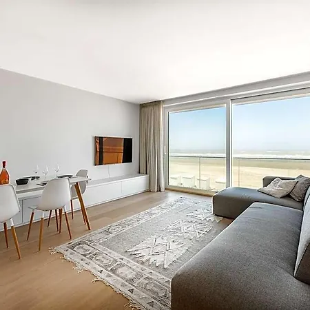 In With Stunning Sea View Apartament *