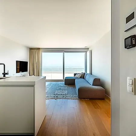 In With Stunning Sea View *